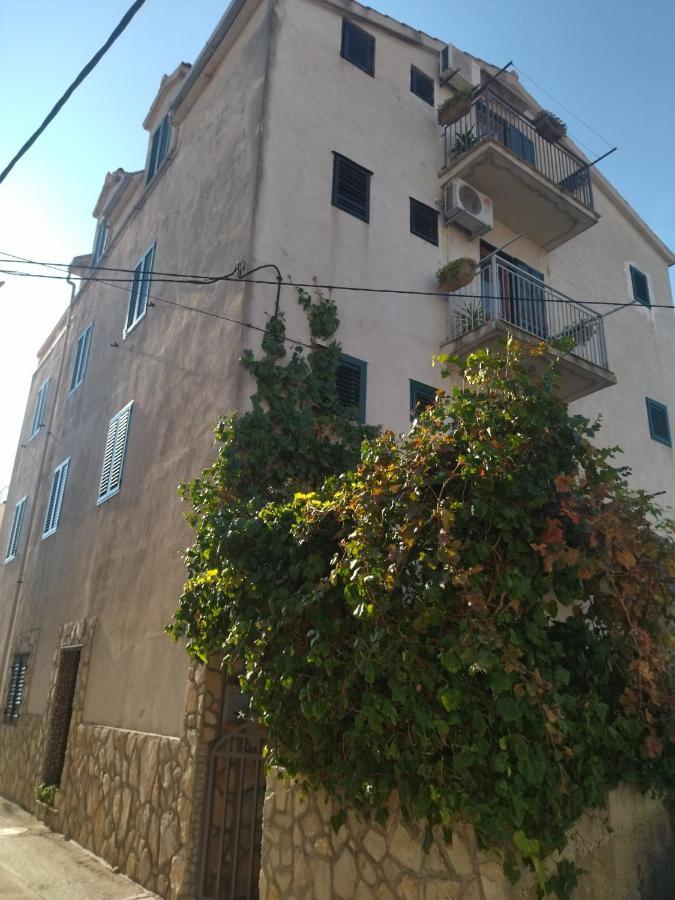 Apartments Maja I Mate Sućuraj Zewnętrze zdjęcie